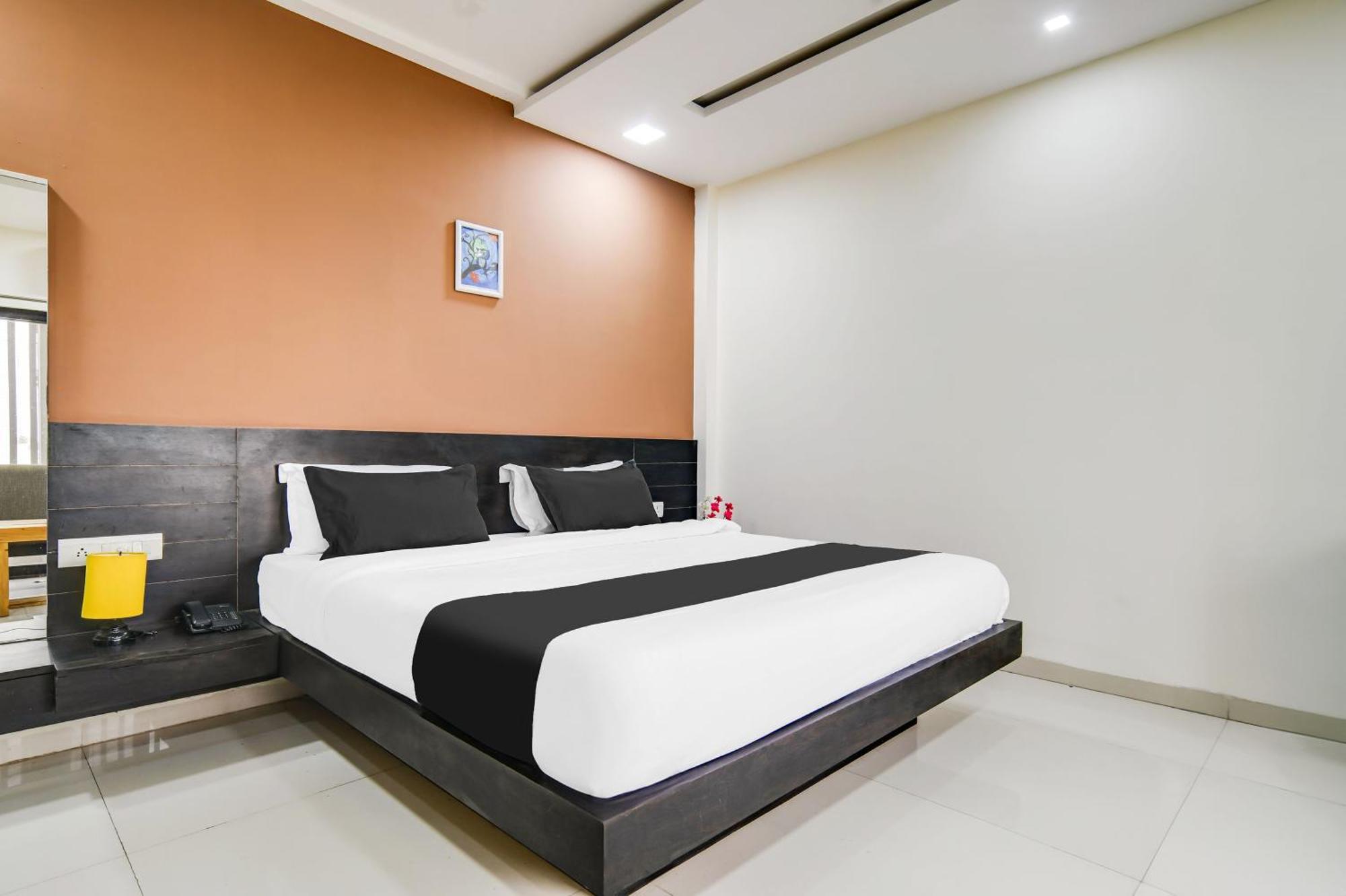 Super Collection O Indore Near Omax City 1 Kanadiya 外观 照片