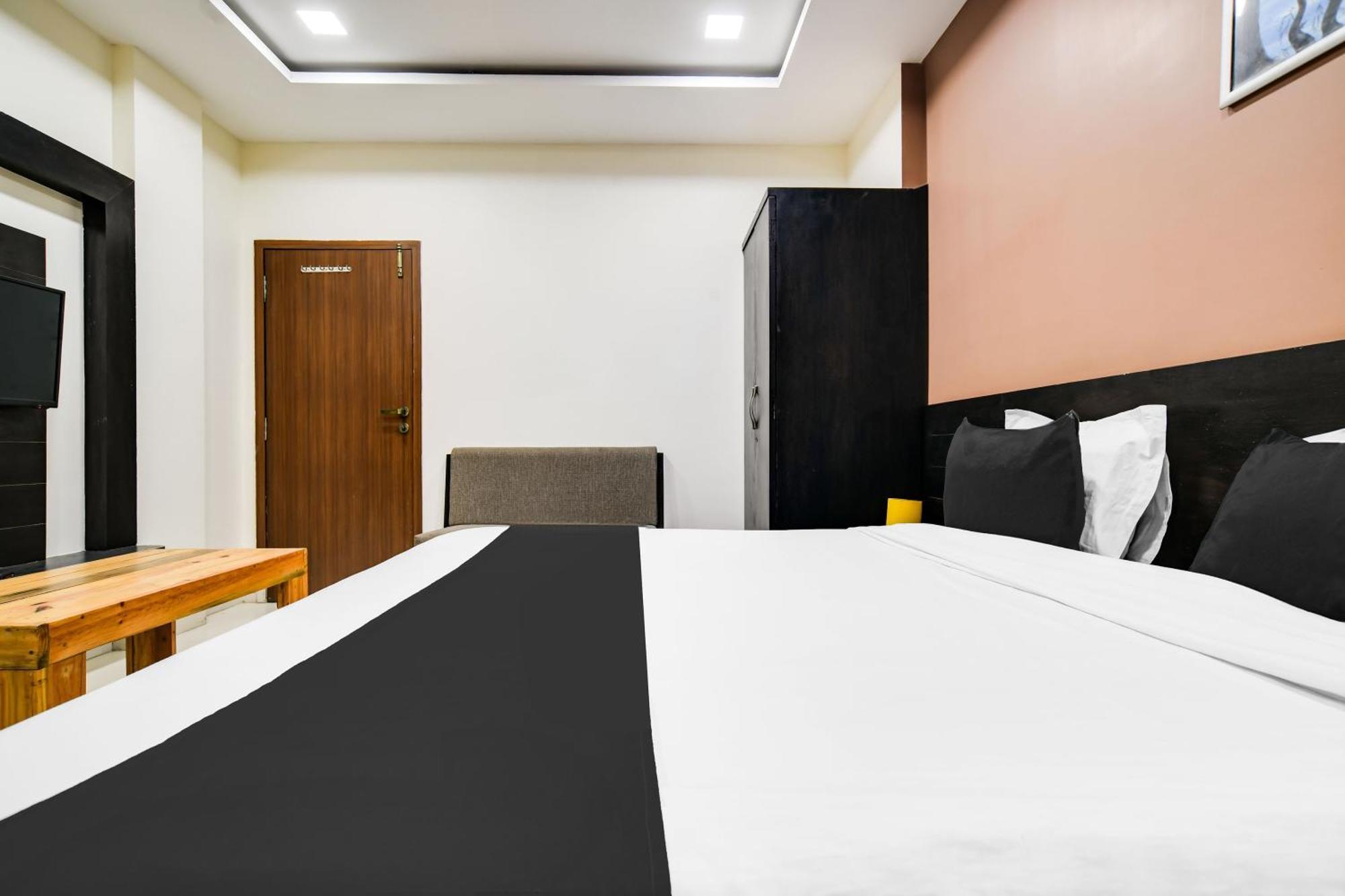 Super Collection O Indore Near Omax City 1 Kanadiya 外观 照片